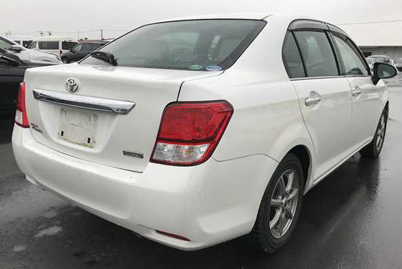 Used Toyota Corolla Axio Sedans 2014 model in Pearl White | Used 